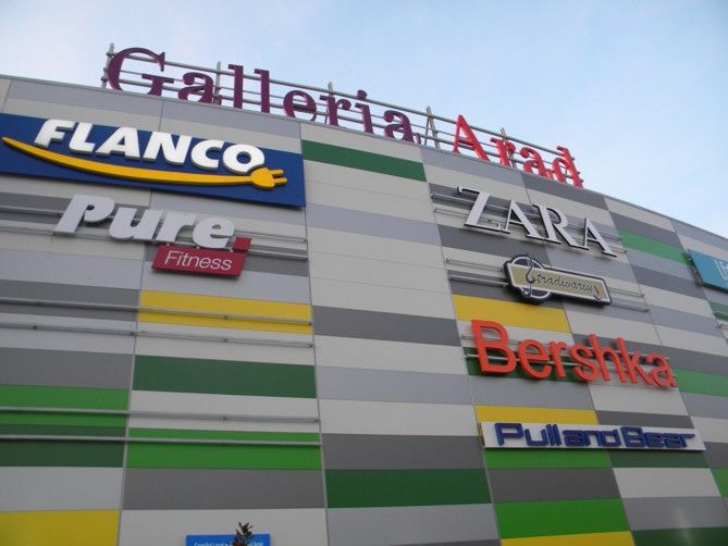 Peste două mii de vizitatori în noul magazin “Casa Rusu” din Galleria Arad