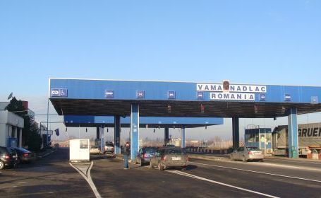 Începând cu ora 20, Nădlac 1 a fost deschis doar pentru autoturisme, conform acordului părților maghiare și române