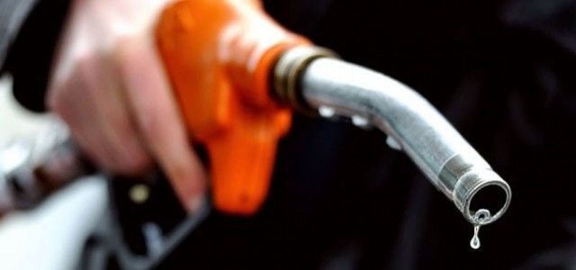 VESTE INGRIJORATOARE PENTRU MILIOANE DE SOFERI. TIMBRUL DE MEDIU DEVINE TAXA PE BENZINA