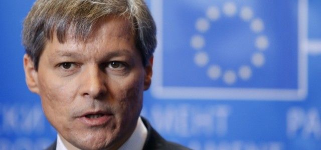 Dacian Cioloș trăiește în lumea lui francofonă. Spațiul Schengen nu mai există, pentru români, nici nu a existat!