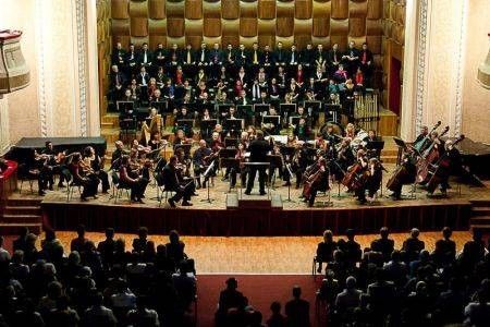 Filarmonica arădeană va prezenta, la Timișoara, un concert ce stă sub semnul audițiilor în premieră