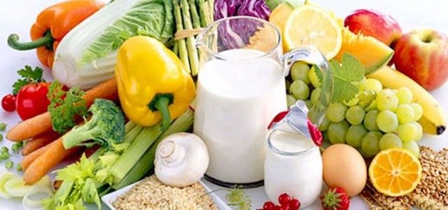 Primăria Arad oferă pachete alimentare pentru beneficiarii Cantinei Municipale