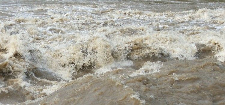 Avertizare de inundatii pe raurile din judetul Arad