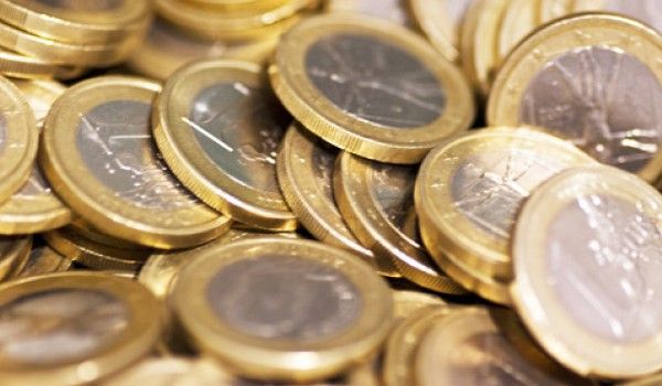 DEFICITUL BALANTEI COMERCIALE S-A ADANCIT IN 2015, LA 8,37 MILIARDE DE EURO