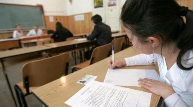 EVALUARE NATIONALA 2016. ELEVII CLASELOR VIII-A SUSTIN SIMULAREA LA MATEMATICA