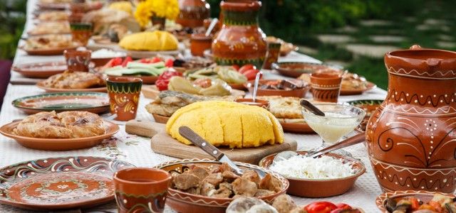 4 octombrie – Ziua naţională a gastronomiei şi a vinului românesc