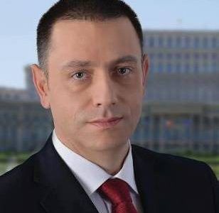 Senatorul Mihai Fifor salută distingerea unor importante personalităţi arădene cu titlul de „Cetăţean de Onoare al Municipiului Arad”