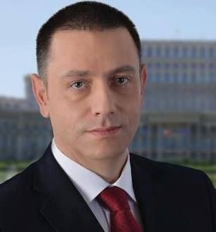 Senatorul Mihai Fifor salută distingerea unor importante personalităţi arădene cu titlul de „Cetăţean de Onoare al Municipiului Arad”