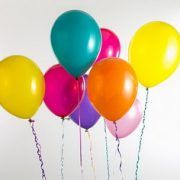 CAT DE SUS SE POT INALTA BALOANELE CU HELIU?