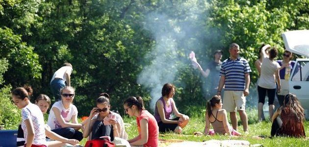 Tururi la mănăstiri, petreceri și tratamente cu apă termală. Ce opțiuni au românii pentru vacanța de Paște și 1 Mai