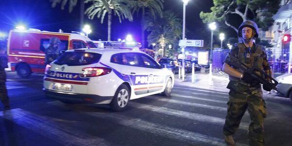 Atentat la Nisa: Un camion a intrat în mulțime de Ziua Națională a Franței