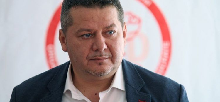 Marius Sulincean : “Primarul PNL din Tîrnova este repetent la capitolul asfaltări, însă vrea să preia un drum judeţean plin de gropi”