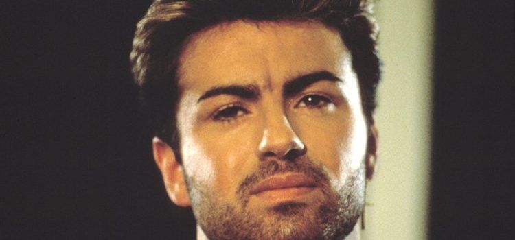 Cântărețul George Michael a încetat din viață la 53 de ani