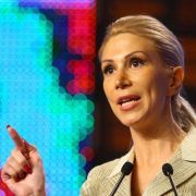 Back in business! Falcă și-a revenit din convalescență și se duce la taifas cu Klaus Johannis!