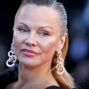 Pamela Anderson, aşteptată la Arad alături de producătorul italian Andrea Iervolino