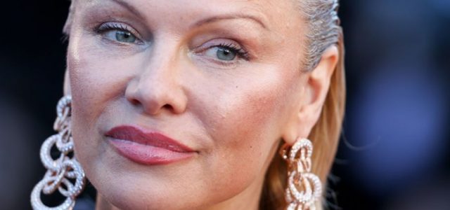 Pamela Anderson, aşteptată la Arad alături de producătorul italian Andrea Iervolino