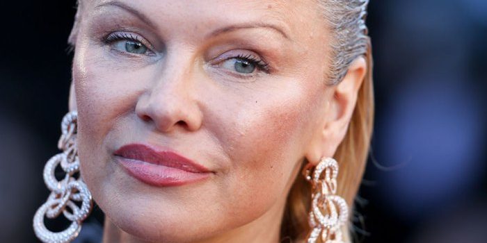 Pamela Anderson, aşteptată la Arad alături de producătorul italian Andrea Iervolino