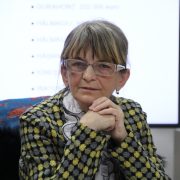 Letiţia Stoian, primarul comunei Semlac: „Vom ajunge să ținem copiii în frig în școli și grădinițe, dacă pierdem bani din buget”