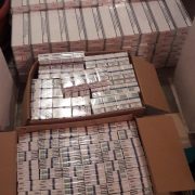 Peste 51.000 de tigarete confiscate de la un bărbat bănuit de contrabandă