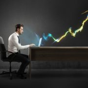 Noi am aflat secretul!  Cum să îți aranjezi spațiul pentru a fi mai productiv la birou?