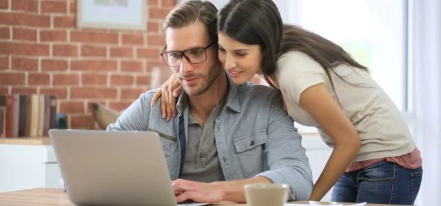 Opt din zece tineri sunt îngrijorați de costul ridicat al vieții