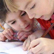 Stiai ca in Elvetia se preda in scoli in mai multe limbi? Afla si tu mai multe despre invatamantul din aceasta tara