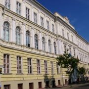 Școlile din județul Arad beneficiază de peste 200 de milioane lei din partea Guvernului României