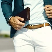 TOP 3 accesorii care NU trebuie să lipsească din viața unui bărbat