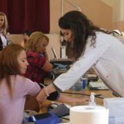 Caravana „Nu am făcut destul” ajunge în Arad