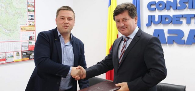 S-a semnat contractul pentru modernizarea drumului Șofronea – Zimand Cuz