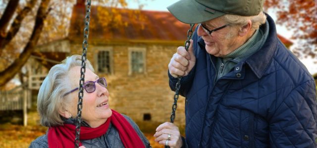 Fenomenul de îmbătrânire demografică s-a accentuat în România (INS)