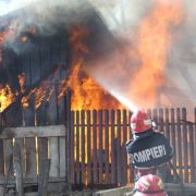 137 de persoane au murit în 2019 în incendii izbucnite în locuințe