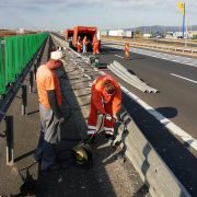 Angajații CNAIR ies în stradă și amenință cu proteste masive