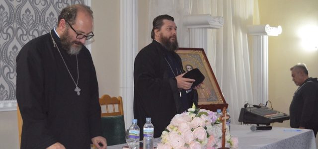 Părintele Constantin Necula a conferenţiat la Lipova