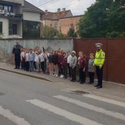 Polițiștii rutieri, în vizită la copiii Colegiului Național “Elena Ghiba Birta”