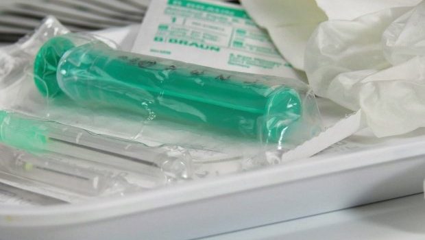 O nouă tranșă de vaccin Pfizer BioNTech sosește mâine pe Aeroportul din Timișoara