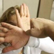 Încă un ordin de protecție provizoriu, după ce o femeie a fost bătută de soț