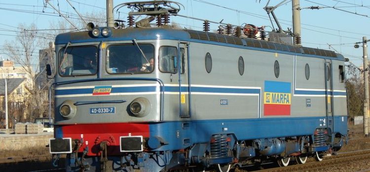 Incendiu la trenul Regio Arad-Oradea, vineri dimineaţa; 20 de călători şi personalul feroviar au fost evacuaţi