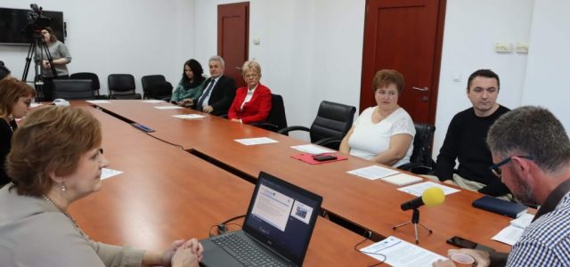 Județul Arad a încheiat un parteneriat cu județul Bekes și Biblioteca Județeană „A.D. Xenopol”
