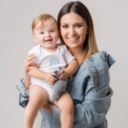 Ela Crăciun face cea mai mare petrecere pentru băiețelul ei. Tort de 2 metri și intrare liberă!