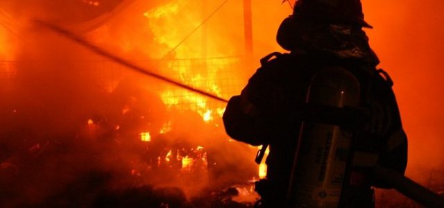 Incendiu la o benzinărie din Vinga