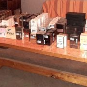 Jandarmii au confiscat 131 de parfumuri contrafăcute