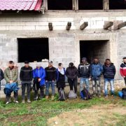 Douăzeci cetăţeni străini, depistaţi în apropierea frontierei cu Ungaria