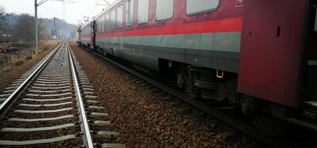 Locomotiva unui tren de pasageri a luat foc, între Arad și Timișoara