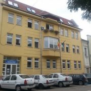 Nu mai puțin de 14.000 de carnete de muncă își așteaptă titularii la ITM Arad