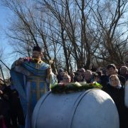 Sute de credincioși au participat la sfințirea apei, în ziua de Bobotează, la Mănăstirea Hodoș-Bodrog