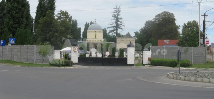 Primăria Arad: Măsuri pentru evitarea aglomeraţiei în cimitire de Ziua Morților