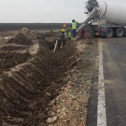 Continuă lucrările la drumurile judeţene!