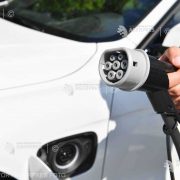 OMV Petrom împreună cu Eldrive vor instala 30 de puncte de încărcare rapidă pentru maşinile electrice