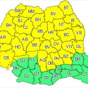 Cod galben de instabilitate atmosferică în 32 de judeţe, până marţi dimineaţa